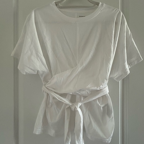 BANANA REPUBLIC • White Rap Short Sleeve T-Shirt • Small (Petite) • - Picture 2 of 6